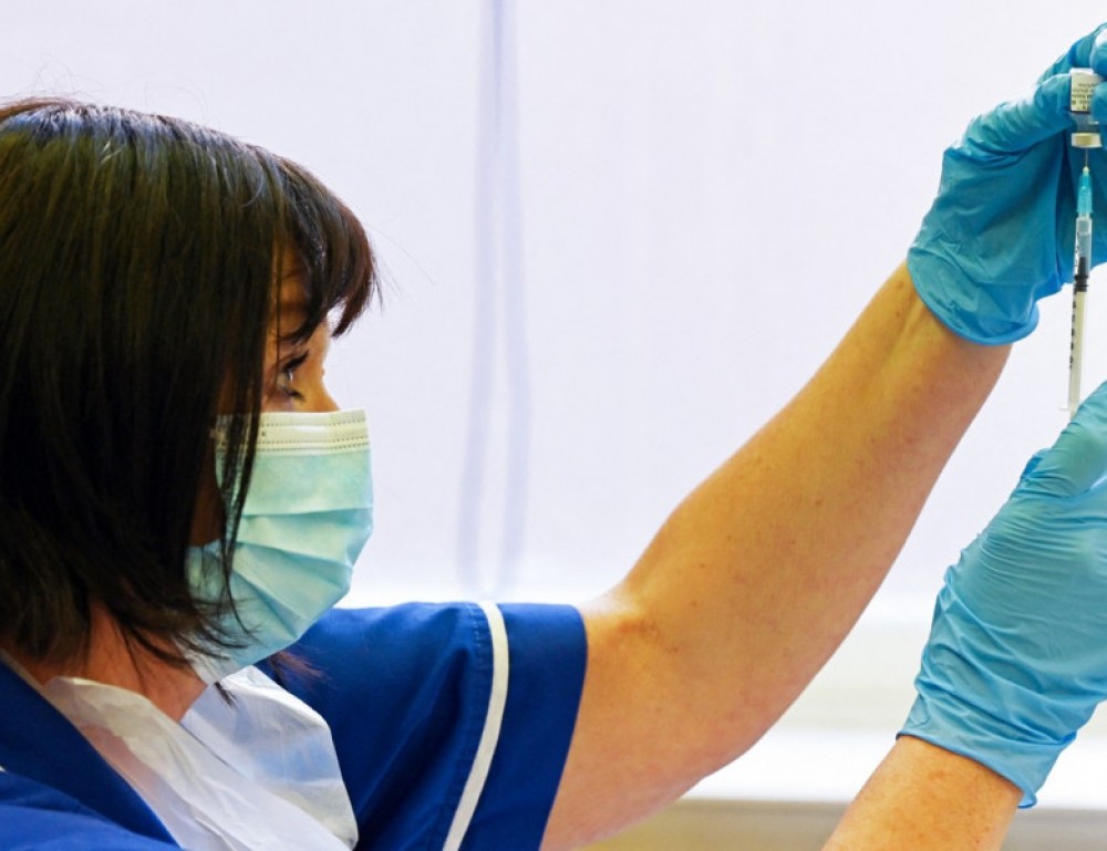 Germania recomandă ca femeile însărcinate și tinerii sub 30 de ani să fie vaccinați anti-Covid numai cu serul de la Pfizer